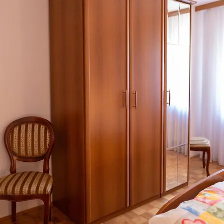 House Anika Rogaska Slatina
