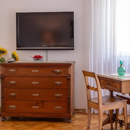 House Anika Rogaska Slatina