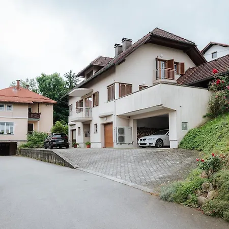 Premium House Anika