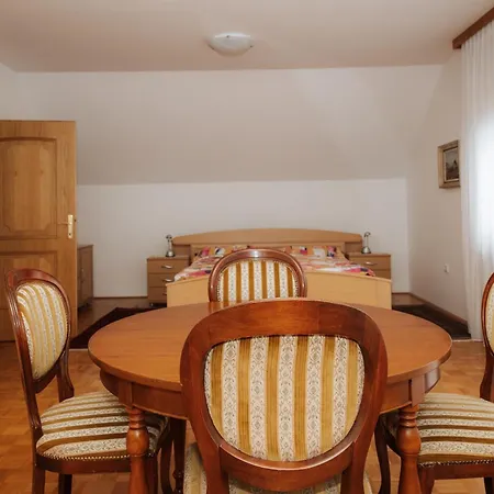 Premium House Anika *
