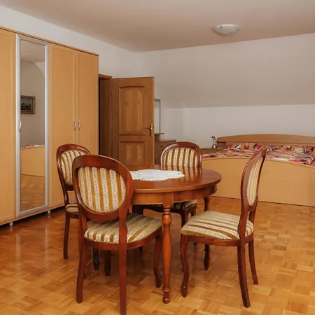 Premium House Anika *