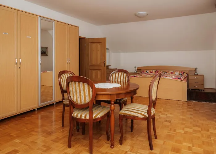 Premium House Anika *